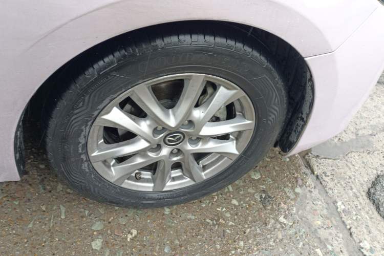 Used Mazda 3 Axela 2017 Sedan 1.5L Automatic Luxury Model Emission Standard China V Right Front Wheel Hub