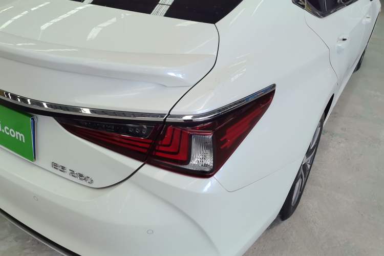 Used Lexus ES 2018 200 Excellence Edition China V Standard
