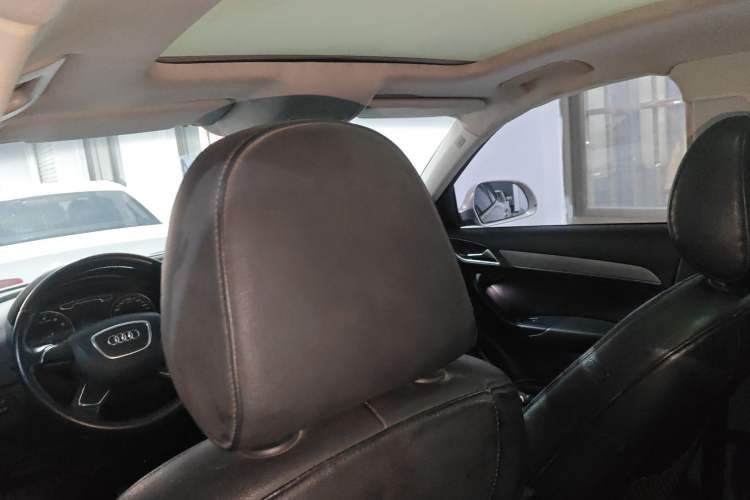 Used Audi Q3 2013 35 TFSI Ambition Edition Headliner