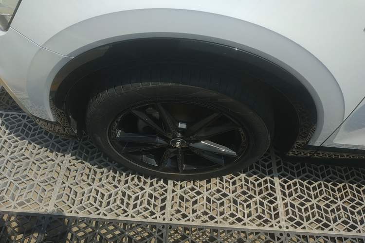 Used Audi Q2L 2021 35 TFSI Progressive Dynamic Edition Left Front Wheel Hub