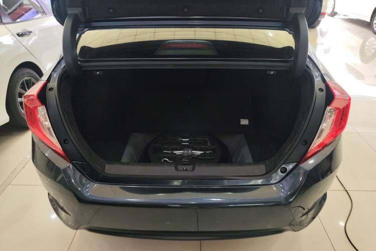 Used Honda Civic 2019 220TURBO CVT Dynamic Edition China VI Trunk