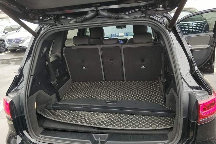 Used Mercedes-Benz EQB 2023-Year Restyled EQB 350 4MATIC