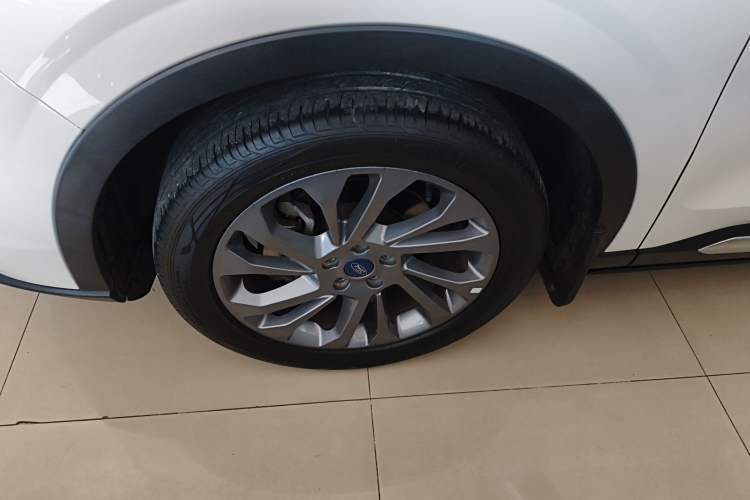 Used Ford Equator 2021 EcoBoost 225 Premier 6-Seater Left Front Wheel Hub