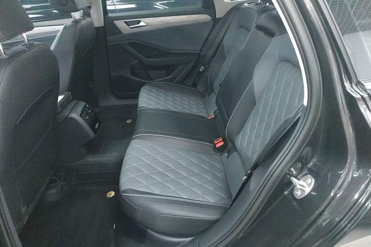 Used Volkswagen Sagitar 2023 300TSI DSG Excellence Edition Left Rear Seat