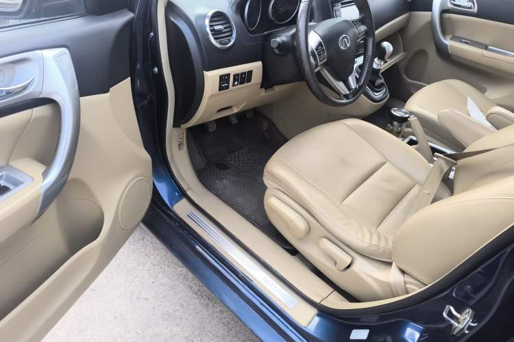 Used Haval H6 2014 Upgraded Model 2.0T Diesel Manual Two-Wheel Drive Elite Version