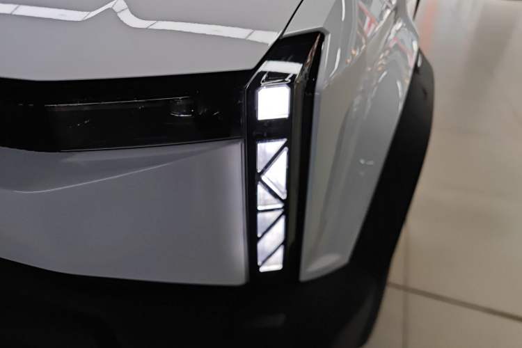 Used iCAR 03 2024 472km Four-Wheel Drive Long-Range Smart Enjoyment Version
