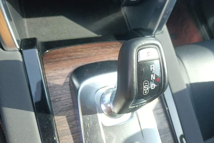 Used Land Rover Discovery Sport 2020 249 PS R-Dynamic Performance Tech Edition 7 Seats
