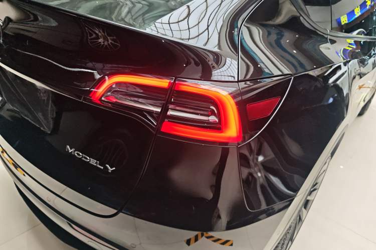 Used Tesla Model Y 2021 Standard Range Rear-Wheel Drive Version