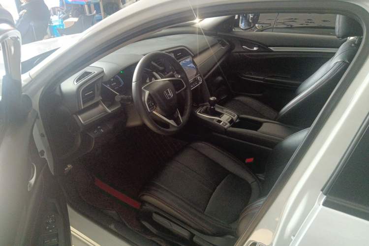 Used Honda Civic 2016 220TURBO Manual Luxury Edition