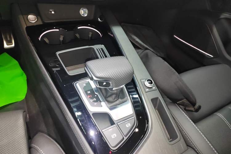 Used Audi A4L 2024 40 TFSI Luxury Dynamic Edition (Starry Night Version)