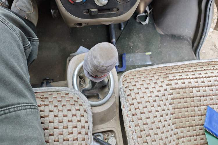 Used BAIC Weiwang 306 2011 1.3L luxury version 8 seats
