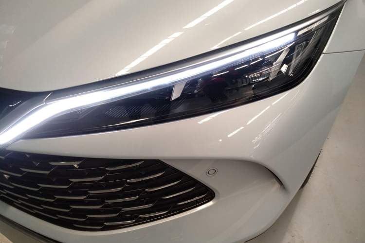 Used BYD Qin L 2025 DM-i Smart Drive 120KM Superior Model Left Front Headlight