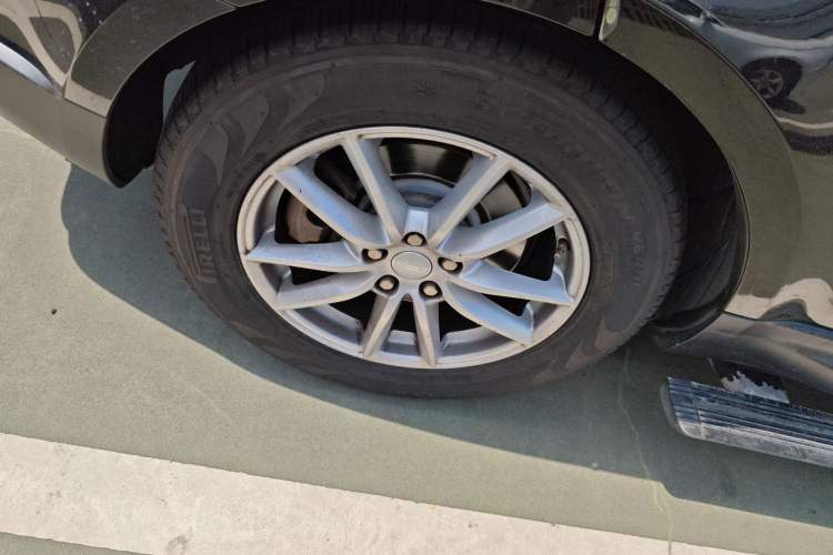 Used Land Rover Range Sport 2017 3.0 SC V6 SE Right Rear Wheel Hub