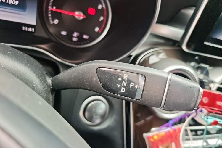 Used Mercedes-Benz GLC 2017 GLC 260 4MATIC Dynamic Edition Gear Lever