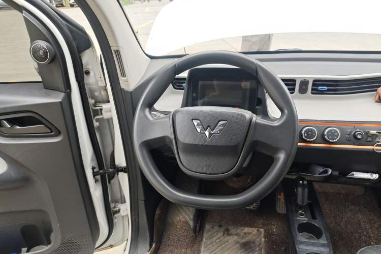 Used Wuling Hongguang MINIEV 2022 Easy Version Lithium Iron Phosphate Steering Wheel