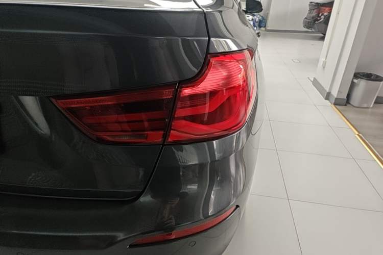 Used BMW 3 Series GT 2019 320i Sport Edition
