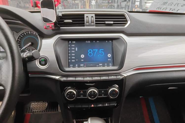 Used Haval H2 2017 Blue Label 1.5T Automatic Two-Wheel Drive Elite Model Audio And AC Panel