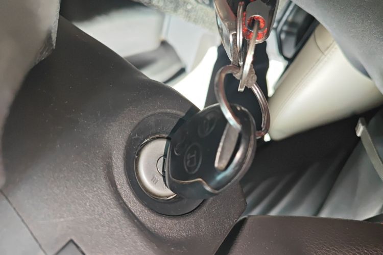 Used Ford Transit 2017 2.0T Diesel Multi-Purpose Commercial Vehicle Short Wheelbase Low Roof China V Standard
