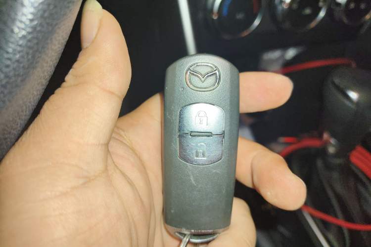 Used Mazda CX-4 2018 2.0L Automatic Two-Wheel Drive Blue Sky Dynamic Version China V Standard Vehicle Key