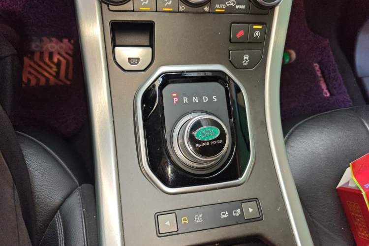 Used Land Rover Range Evoque 2016 2.0T PURE Style Edition Gear Lever