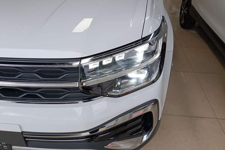 Used Volkswagen Tharu 2023 300TSI Two-Wheel-Drive Full Moon Edition