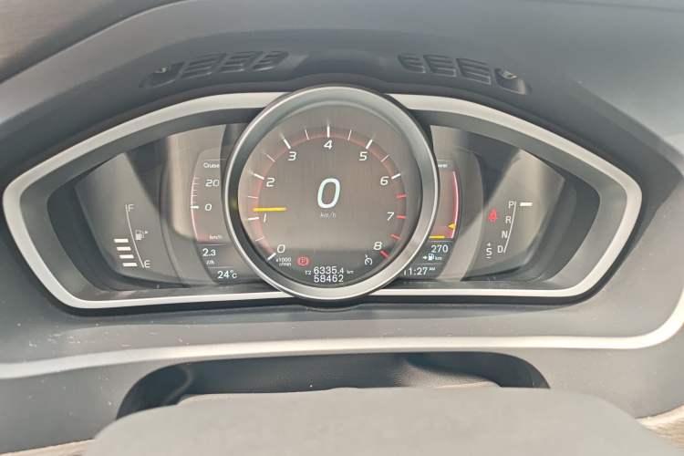 Used Volvo V40 2015 1.6T Zhiyi Edition
