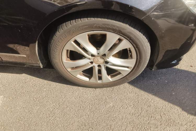 Used Mercedes-Benz E-Class 2010 E 300 L Fashion Model