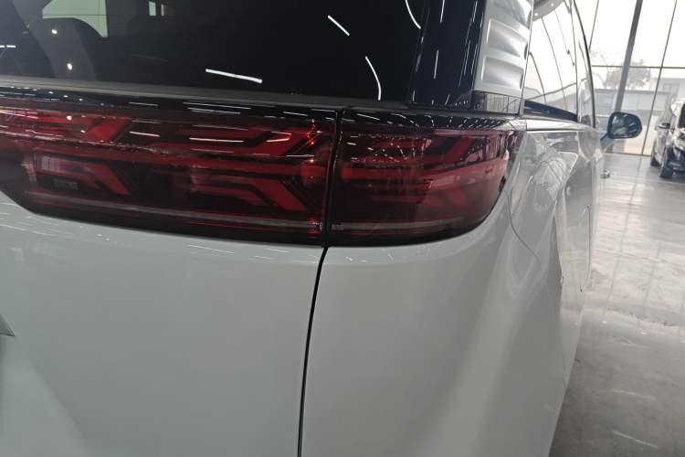 Used Denza D9 2024 DM-i 980 Four-Wheel Drive Prestige Model