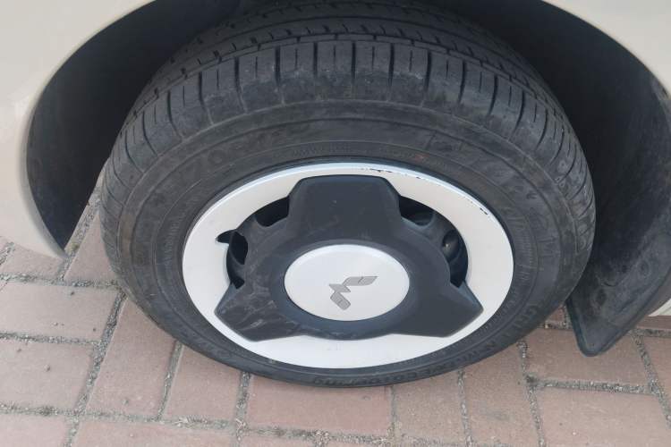 Used Wuling Hongguang MINIEV 2024 3rd Generation 215km Youth Edition Left Front Wheel Hub