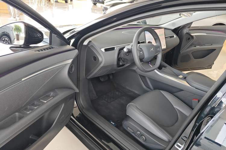 Used XPeng MONA M03 2025 600 with Ultra-Long Range Max Driver Seat