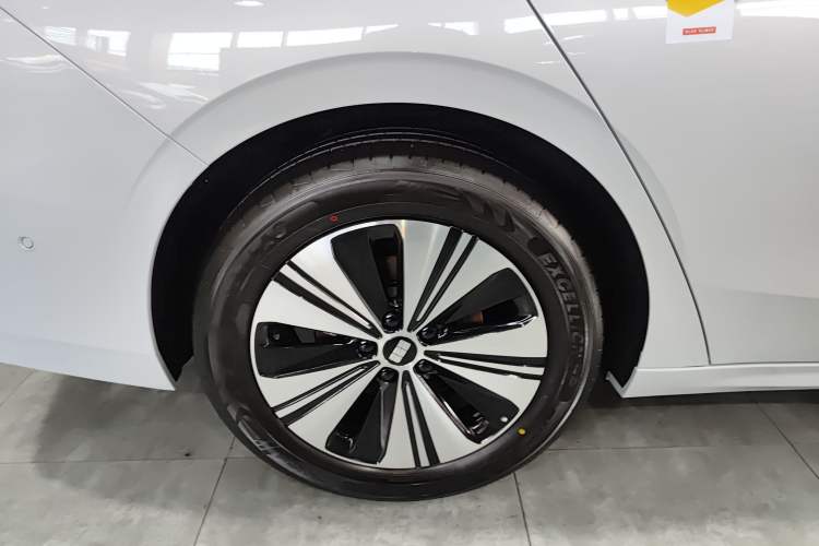 Used Geely Galaxy A7 2025 Model EM-i 150km Exploration+ Edition