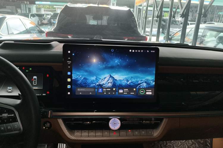 Used Tank 500 2023 3.0T Sport Edition Realm-Setting 5-Seater Audio And AC Panel