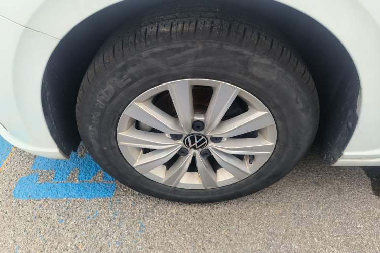 Used Volkswagen Lavida 2023 Revised 1.5L Automatic DeYi Edition Left Front Wheel Hub