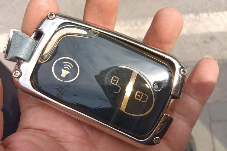 Used BYD S6 2013 Platinum Edition 2.0L Manual Luxury Model
