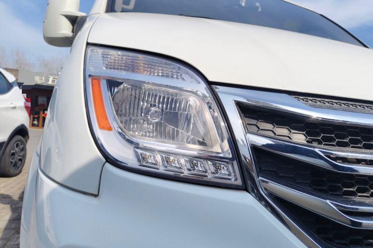 Used SAIC MAXUS Xintu V80 2019 2.0T Plus AMT Aoyuntong Short Wheelbase Ultra-Low Roof 5/6-Seater