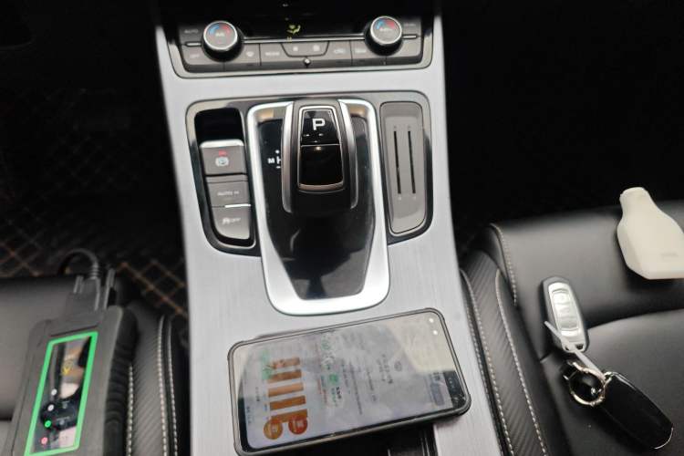 Used Geely Auto Emgrand X7 Sport 2021 1.8TD DCT Two-Wheel Drive Asian Games Comfort Edition Gear Lever