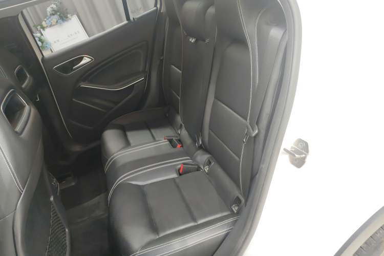 Used Mercedes-Benz GLA 2019 GLA 200 Fashion Model Left Rear Seat