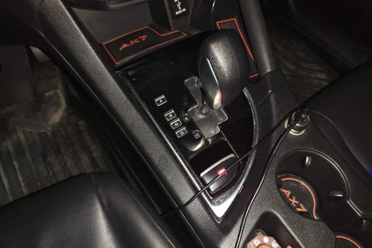 Used Dongfeng Aeolus AX7 2015 2.0L Automatic Zhiyi Trim

