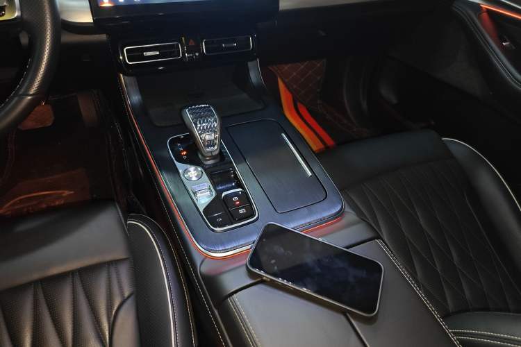 Used GAC Trumpchi GS8 2022 Flagship Series 2.0 TGDI Four-Wheel Drive Luxury Smart Connectivity Version (6 Seats) Gear Lever