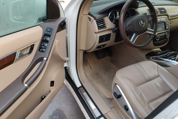 Used Mercedes-Benz R-Class 2011 R 350 L 4MATIC
