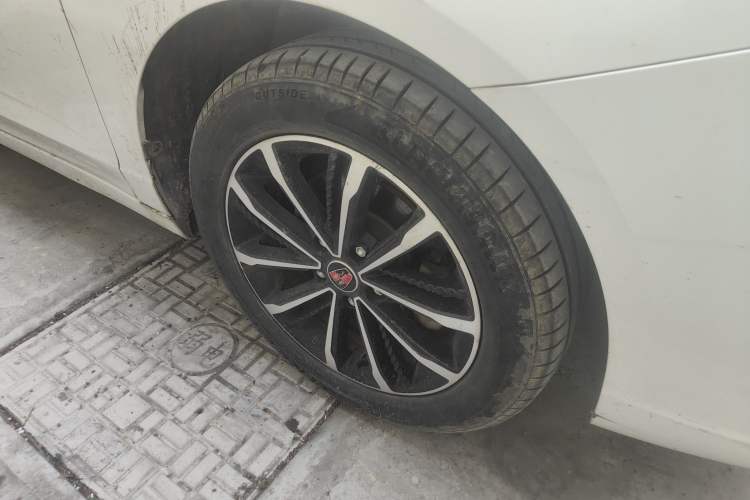 Used Roewe i5 2020 1.5L Automatic 4G Connect Luxury Flagship Edition
