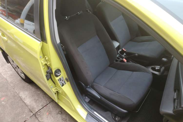 Used Toyota YARiS L Zhi Xuan 2016 Revised 1.5E CVT Charming Edition
