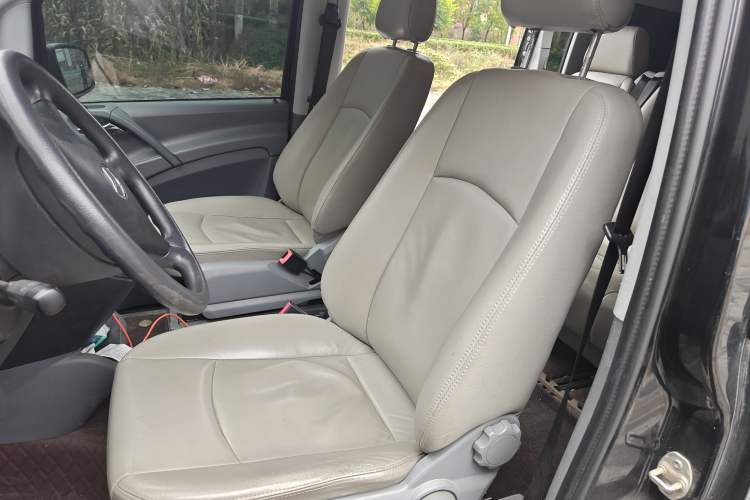 Used Mercedes-Benz Vito 2010 2.5L Business Edition
