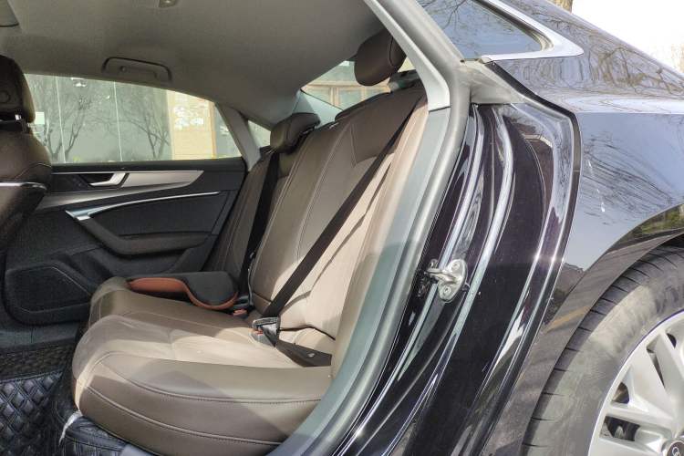 Used Audi A7L 2024 45TFSI S-line Dream-Building Edition Flow Crystal Package