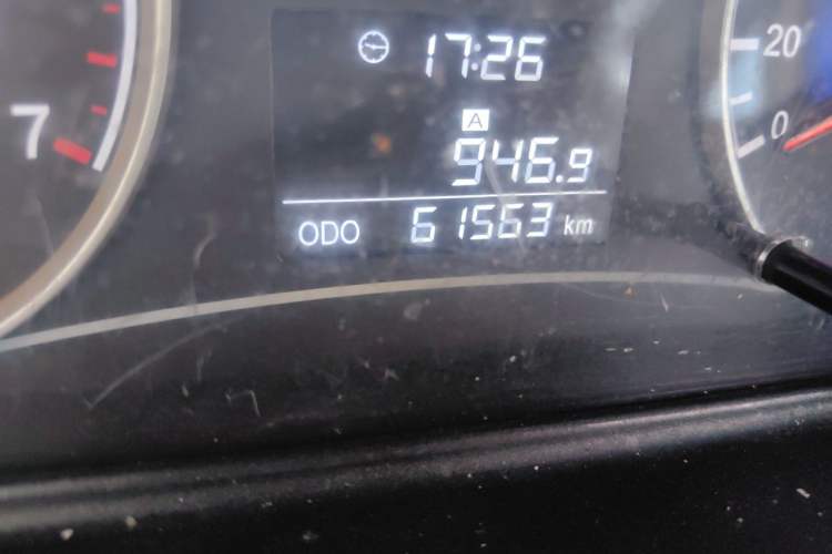 Used Dongfeng Fengon 330 2014 1.5L Manual Comfort Version DK15-02
