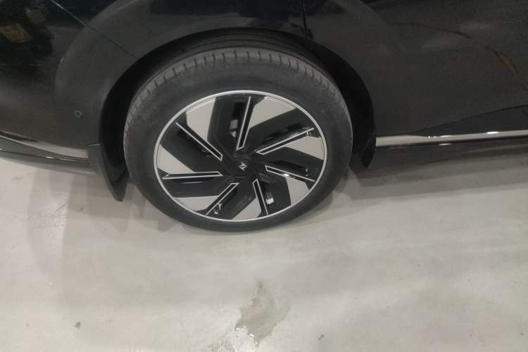 Used Dongfeng eπ eπ008 2024 210Max Range-Extended Version 6 Seats