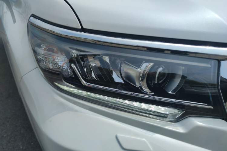 Used Toyota Prado  Right Front Headlight