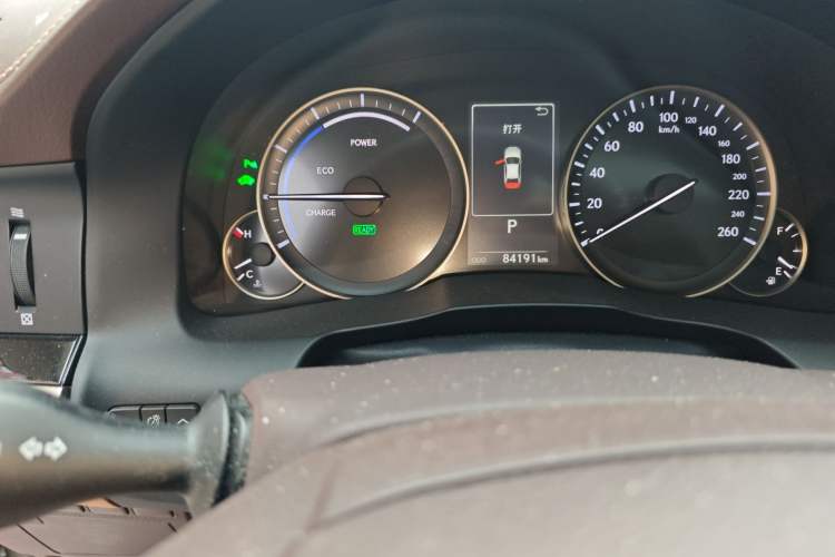 Used Lexus ES 2015 300h Comfort Edition Odometer Close Up