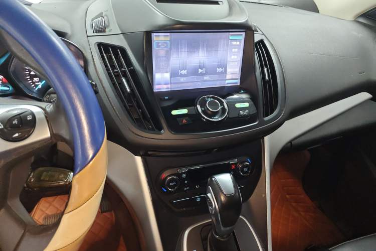 Used Ford Kuga 2015 1.5L GTDi Two-Wheel Drive Fashion Edition Audio And AC Panel