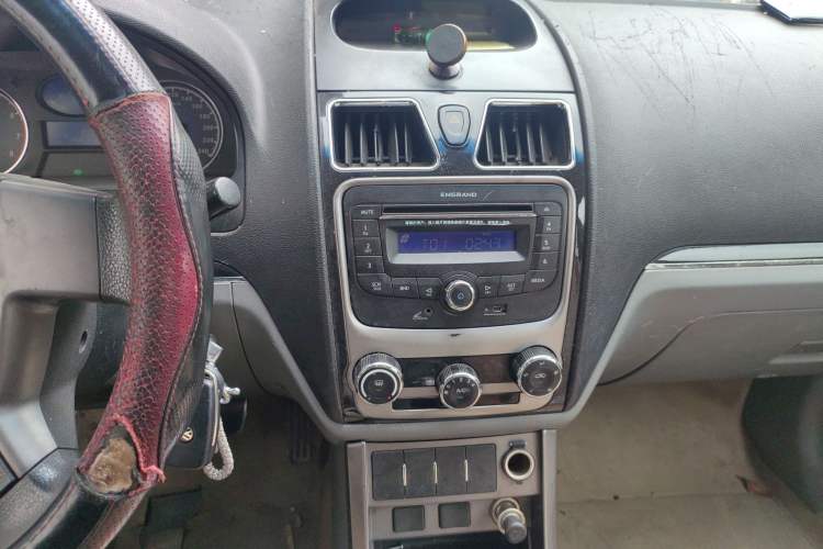 Used Geely Auto Classic Emgrand 2013 Sedan 1.5L Manual Entry-Level Model
